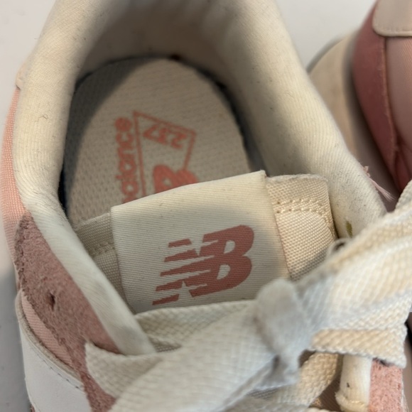 New Balance 237 V1 sneaker Women's Blush and White suede runners size 8.5 - Picture 6 of 12